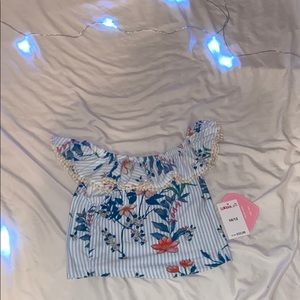 Girls size 10/12 top (crop top)